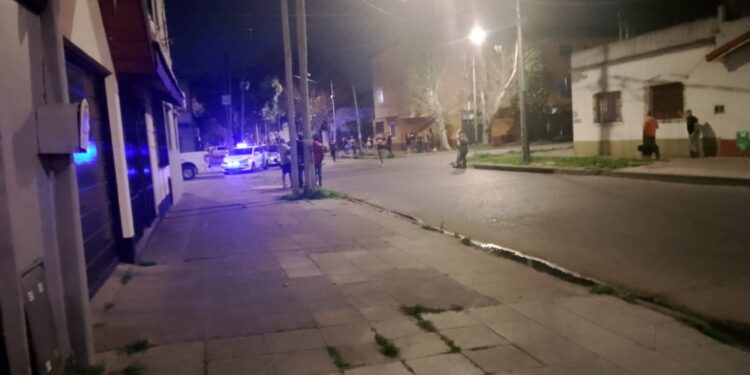 AHORA – LANUS: Delincuentes asesinaron a un Policia en un intento de robo