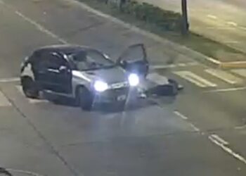 Arrastró a una mujer con el auto, se fugó y terminó detenido