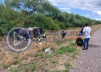 AHORA| Casi una tragedia: volcó la camioneta de los grupos de cumbia Red y Green en Salta