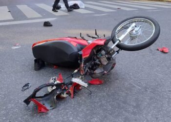 La Plata: Una motociclista murió tras un choque