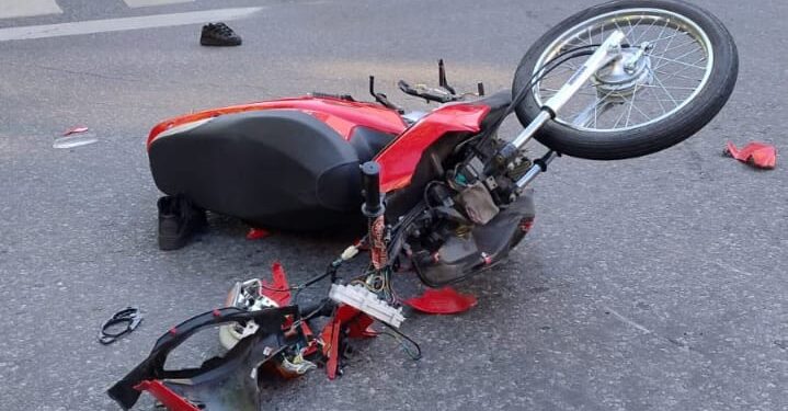La Plata: Una motociclista murió tras un choque