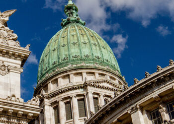 Vendían drogas a metros del Congreso, con un bar como fachada