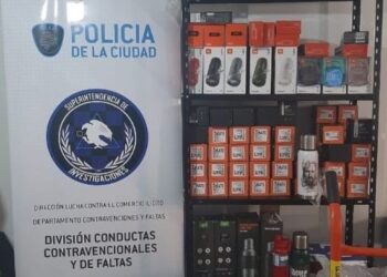 Secuestran más de 100 termos y mates truchos en Caballito
