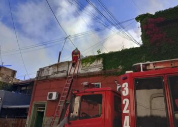 AHORA| Se incendió un conventillo en La Boca