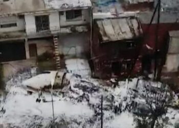 AHORA| Dos muertos por el despiste y explosión de un avión en San Fernando