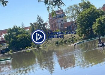 Buscan a un hombre en situación de calle que cayó al Riachuelo en Lanús