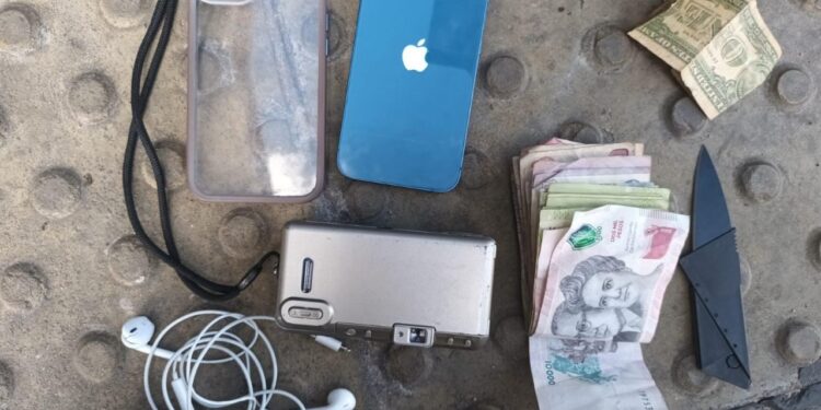 Villa Urquiza: Seis detenidos con inhibidores de señal