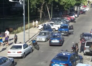 PERSECUCIÓN EN VILLA LUGANO: DETENIDOS CON EL ANILLO DIGITAL