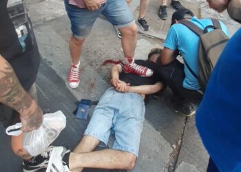 Banfield: con un sandwich y gaseosa en mano, un policía detuvo a un ladrón que intentó robar una moto