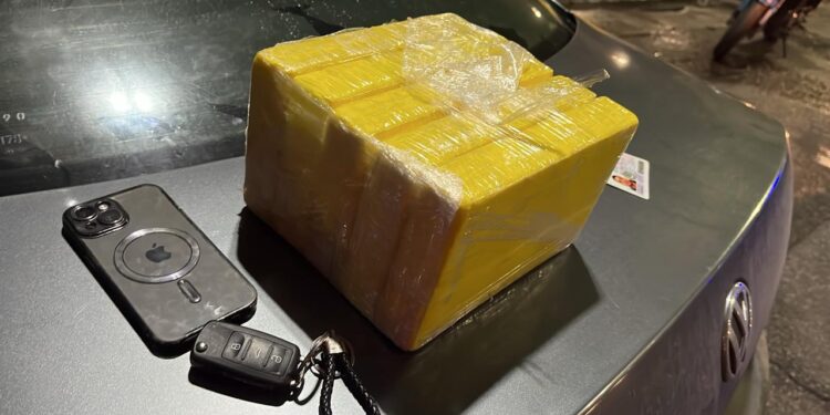 Detuvieron a un hombre de nacionalidad peruana con cinco kilos de cocaína en Palermo