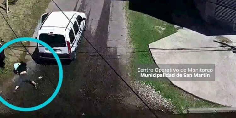 Imagenes exclusivas del momento en que intentaban secuestrar a una mujer en San Martin.