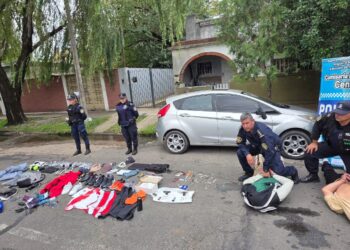 Robo comando a una jubilada en Morón: armas, un auto robado y un escape frustrado.