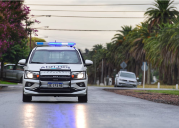 San Martín: Una oficial de policía fue baleada tras un violento intento de robo.