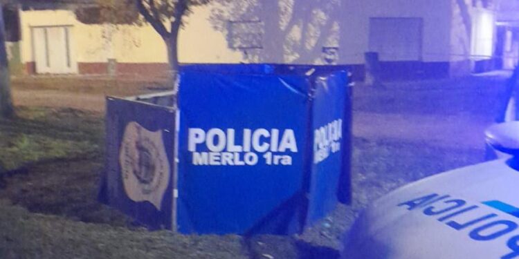 Ataque motochorro en Merlo: Un policía de civil se defendió de un intento de robo y mató a un delincuente