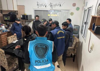 Cayó una banda en Chaco que golpeaba a sus víctimas para robarles criptomonedas: Nueve detenidos