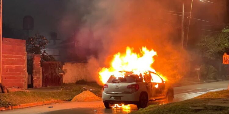 Terror en Malvinas Argentinas: hallaron a dos hombres calcinados en un auto tras una presunta venganza por abuso sexual