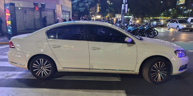 Atropelló a una agente de tránsito en el Microcentro y fue detenido