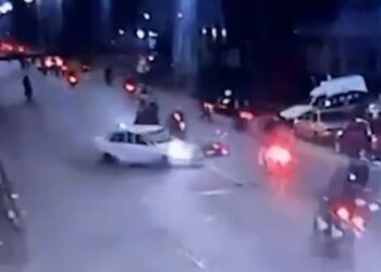 Un joven motociclista murió y otros seis resultaron heridos en un choque con un auto en Mar del Plata