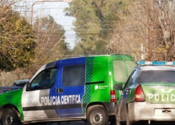 Femicidio en Moreno: mató a su pareja de una puñalada y huyó con el hijo de ambos