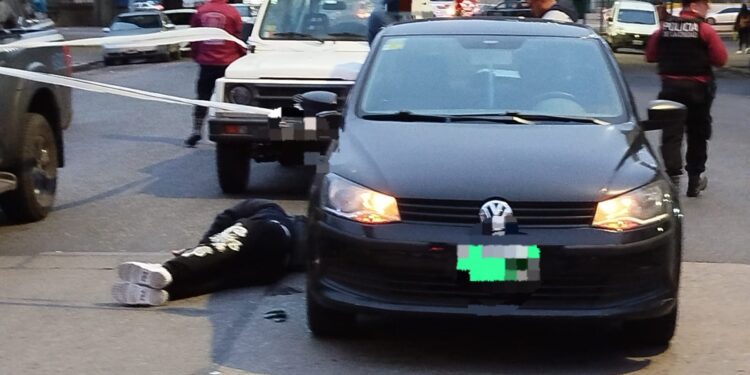 Un policía de la Ciudad mató a un motochorro que intentó asaltarlo en Barracas