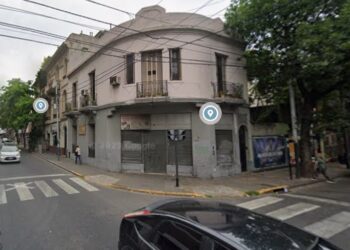 AHORA | Intentó robar un auto en Almagro, sacó un arma y terminó baleado por un policía federal