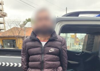 Dos ladrones fueron detenidos por golpear y robarle a un jubilado en Villa Lugano