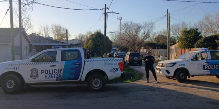 EXCLUSIVO || Hallaron el cuerpo de una mujer enterrada en el fondo de su casa en Ezeiza