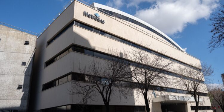 La empresa MetroGAS regularizó su deuda comercial y financiera
