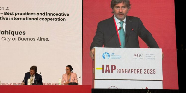 El fiscal general de la Ciudad, Juan Bautista Mahiques, fue releecto presidente de al Asociación Internacional de Fiscales
