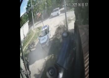 Persecución de película: robó un auto en Haedo, volcó en Moreno y terminó detenido