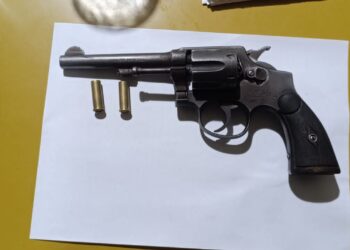 Ataque a balazos contra una remisería en Almirante Brown: hay un detenido