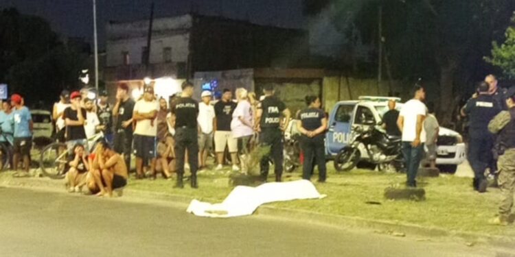 Monte Chingolo: policía federal abatió a un motochorro tras un intento de robo