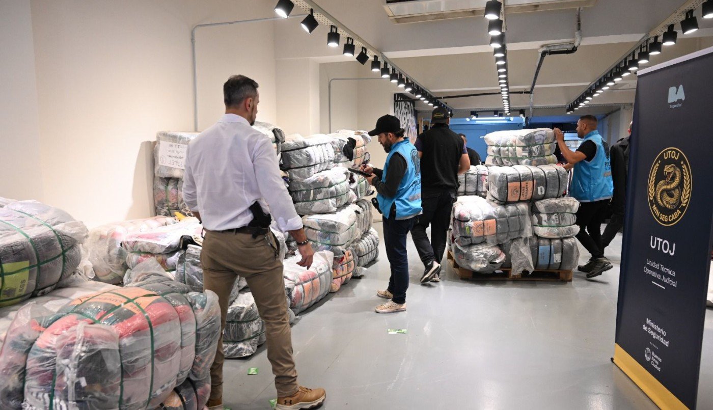 Golpe al contrabando: La Policía de la Ciudad secuestró en Belgrano ropa de primeras marcas con un valor de más de 150 millones de pesos