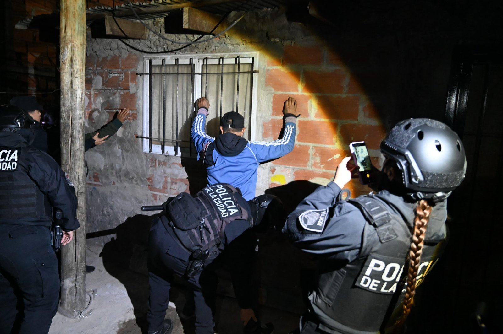 Operación “Tormenta Negra”: megaoperativo en villas porteñas terminó con 27 detenidos, droga secuestrada y cuatro búnkers clausurados